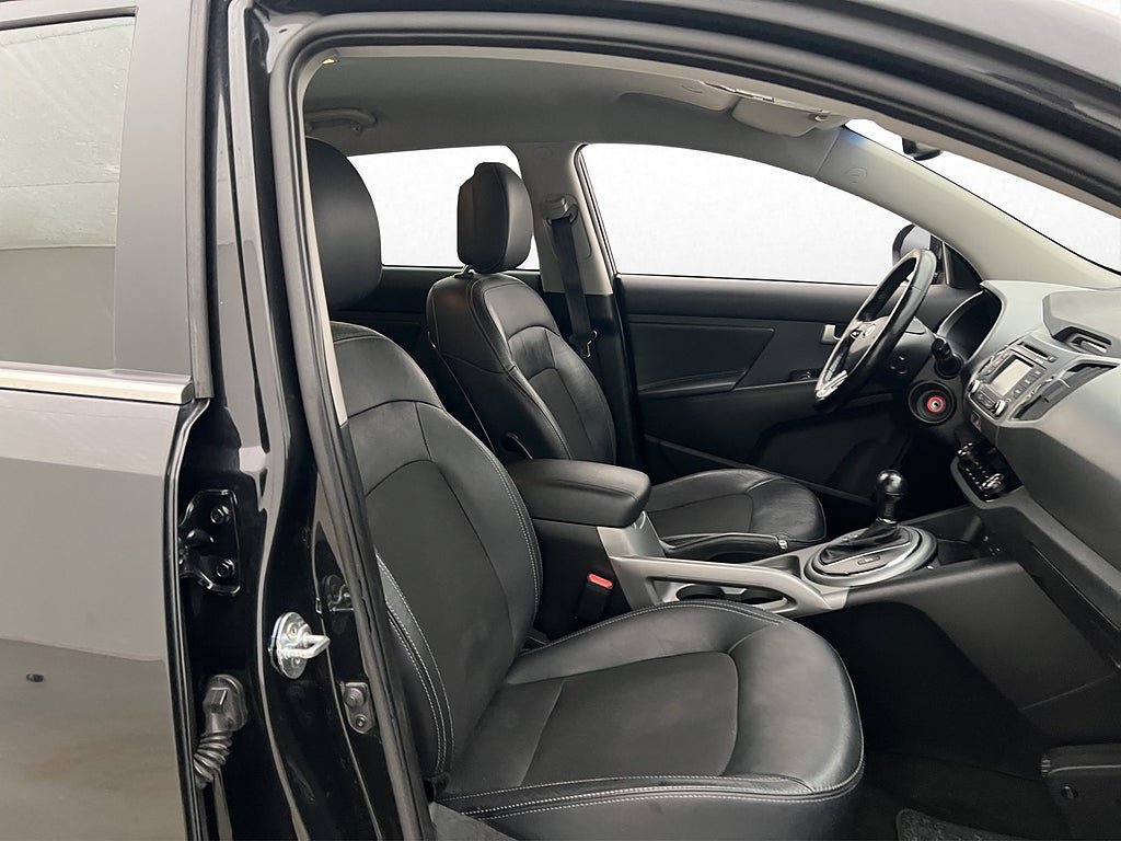 Vehicle Image 9