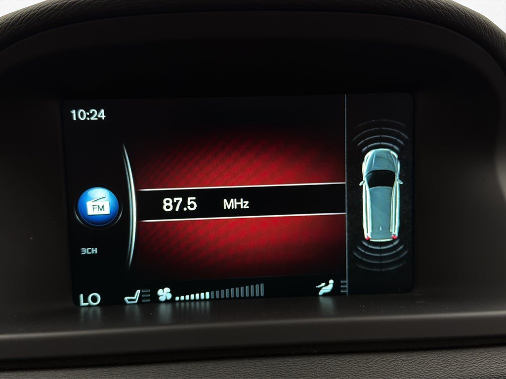 Vehicle Image 25