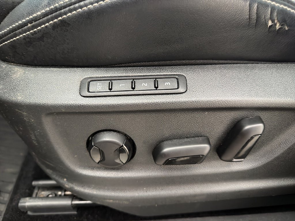 Vehicle Image 27