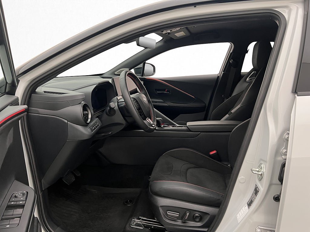 Vehicle Image 9