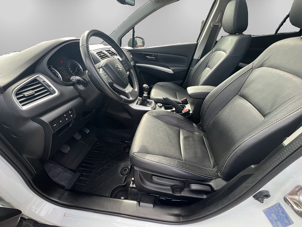 Vehicle Image 8