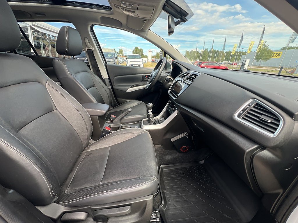 Vehicle Image 16