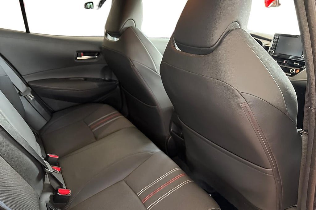 Vehicle Image 8