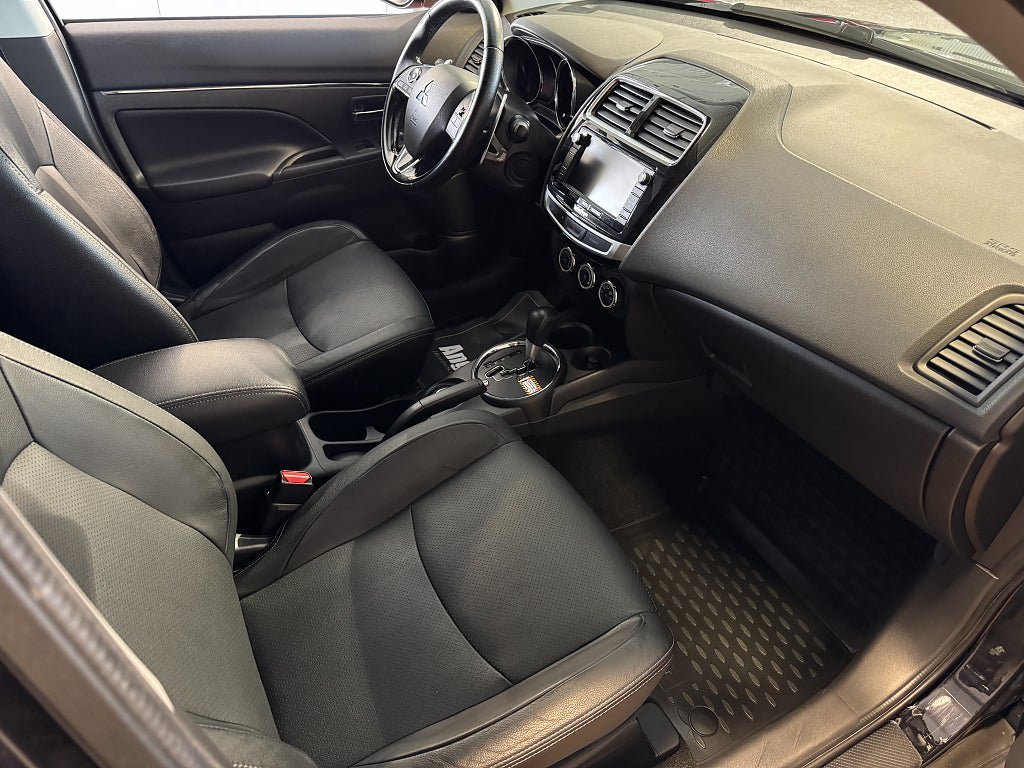 Vehicle Image 8
