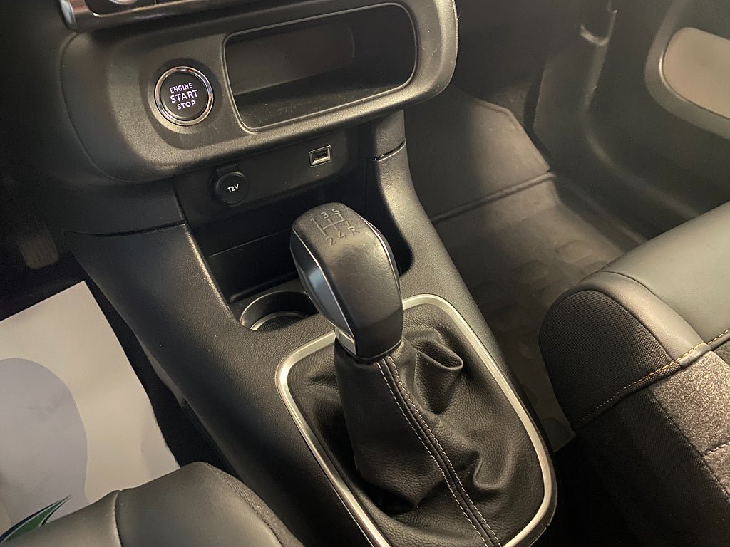 Vehicle Image 16