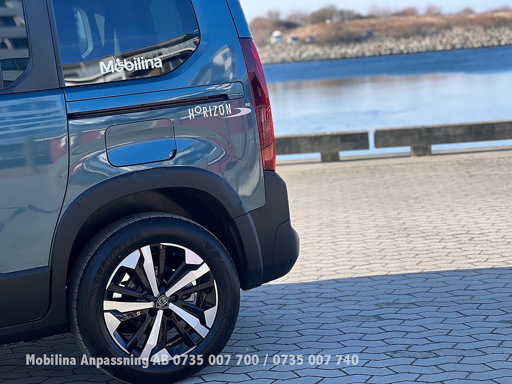 Vehicle Image 7