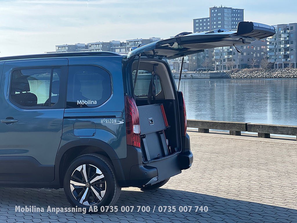 Vehicle Image 9