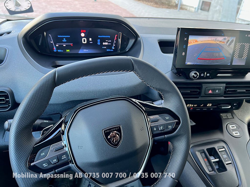 Vehicle Image 38