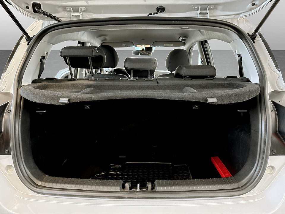 Vehicle Image 15