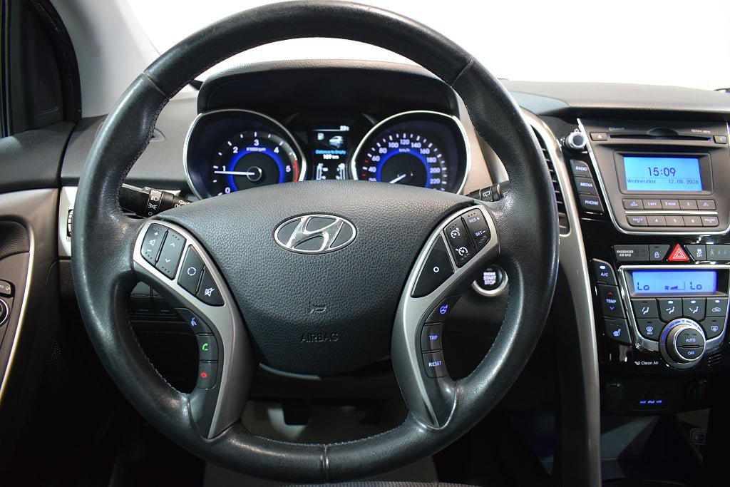 Vehicle Image 16