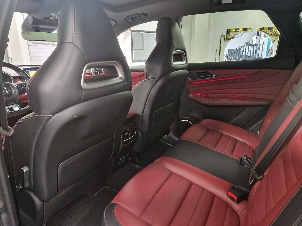 Vehicle Image 12