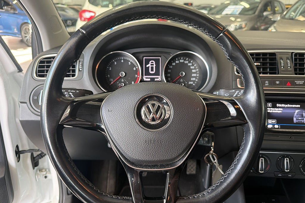 Vehicle Image 15