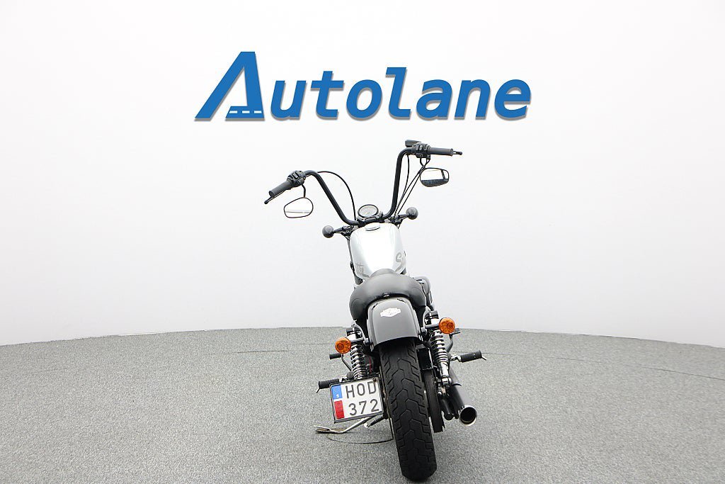 Vehicle Image 8