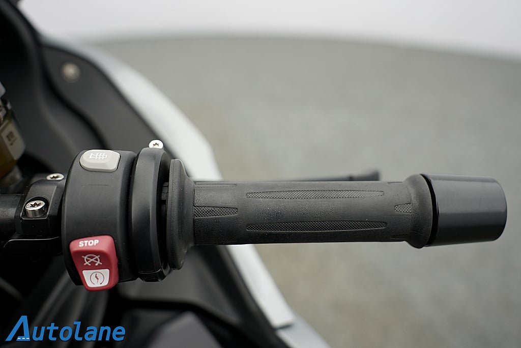 Vehicle Image 23