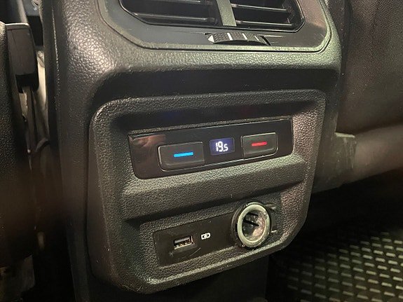 Vehicle Image 26