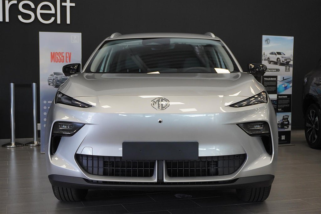 Vehicle Image 8