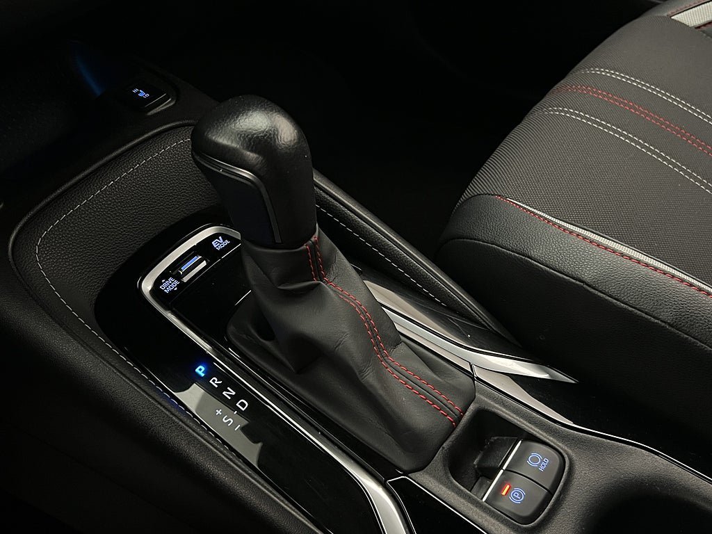 Vehicle Image 25