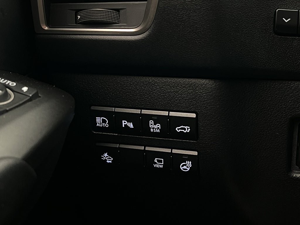 Vehicle Image 27
