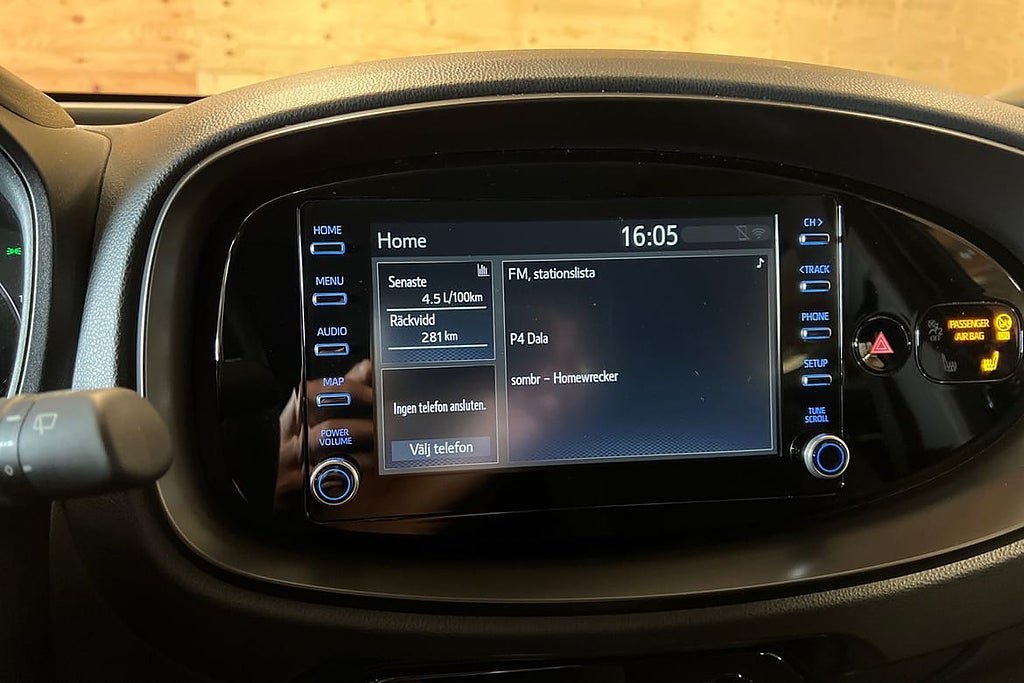 Vehicle Image 15