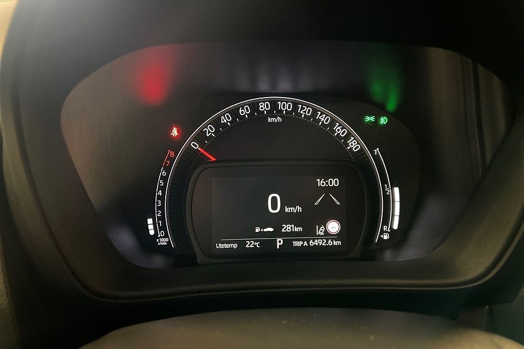 Vehicle Image 16