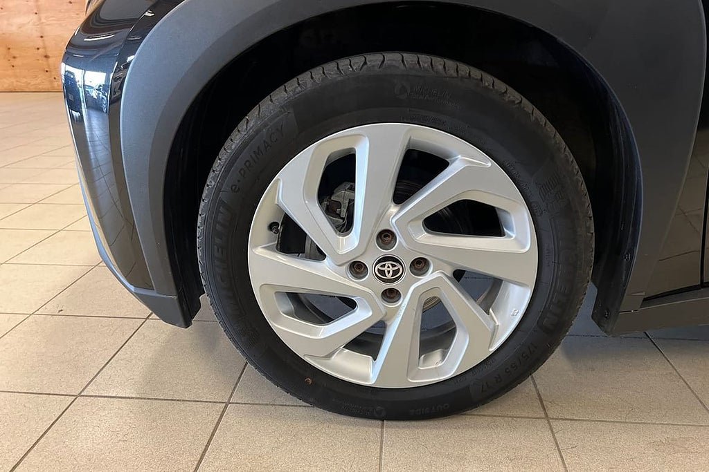 Vehicle Image 17