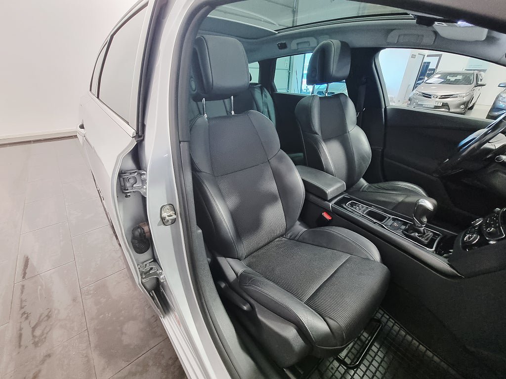 Vehicle Image 17