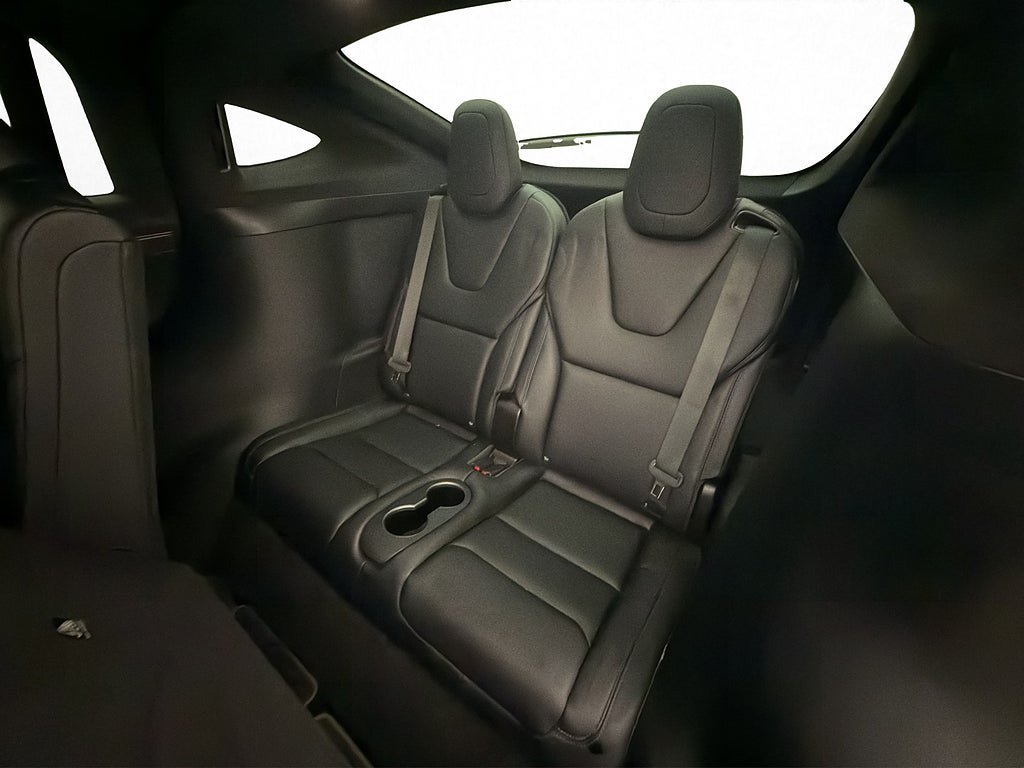 Vehicle Image 32