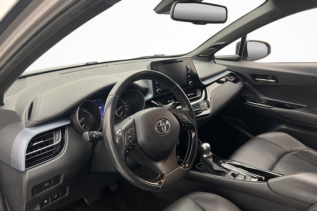 Vehicle Image 10