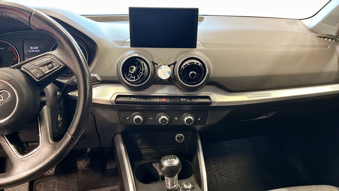 Vehicle Image 9