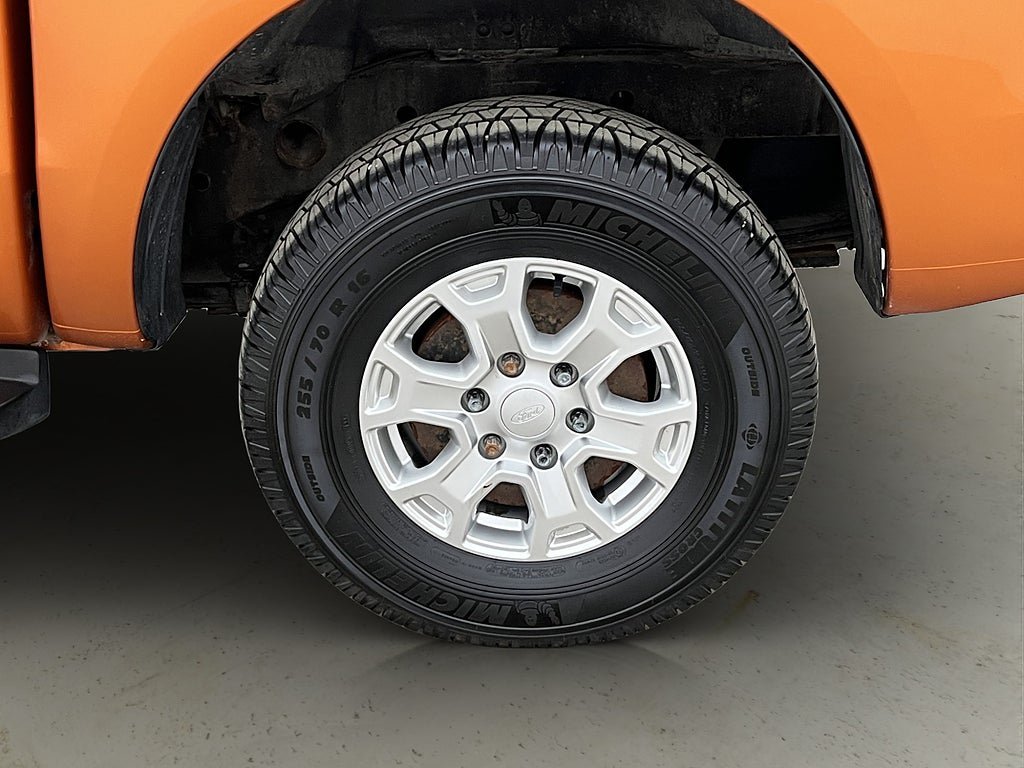 Vehicle Image 32