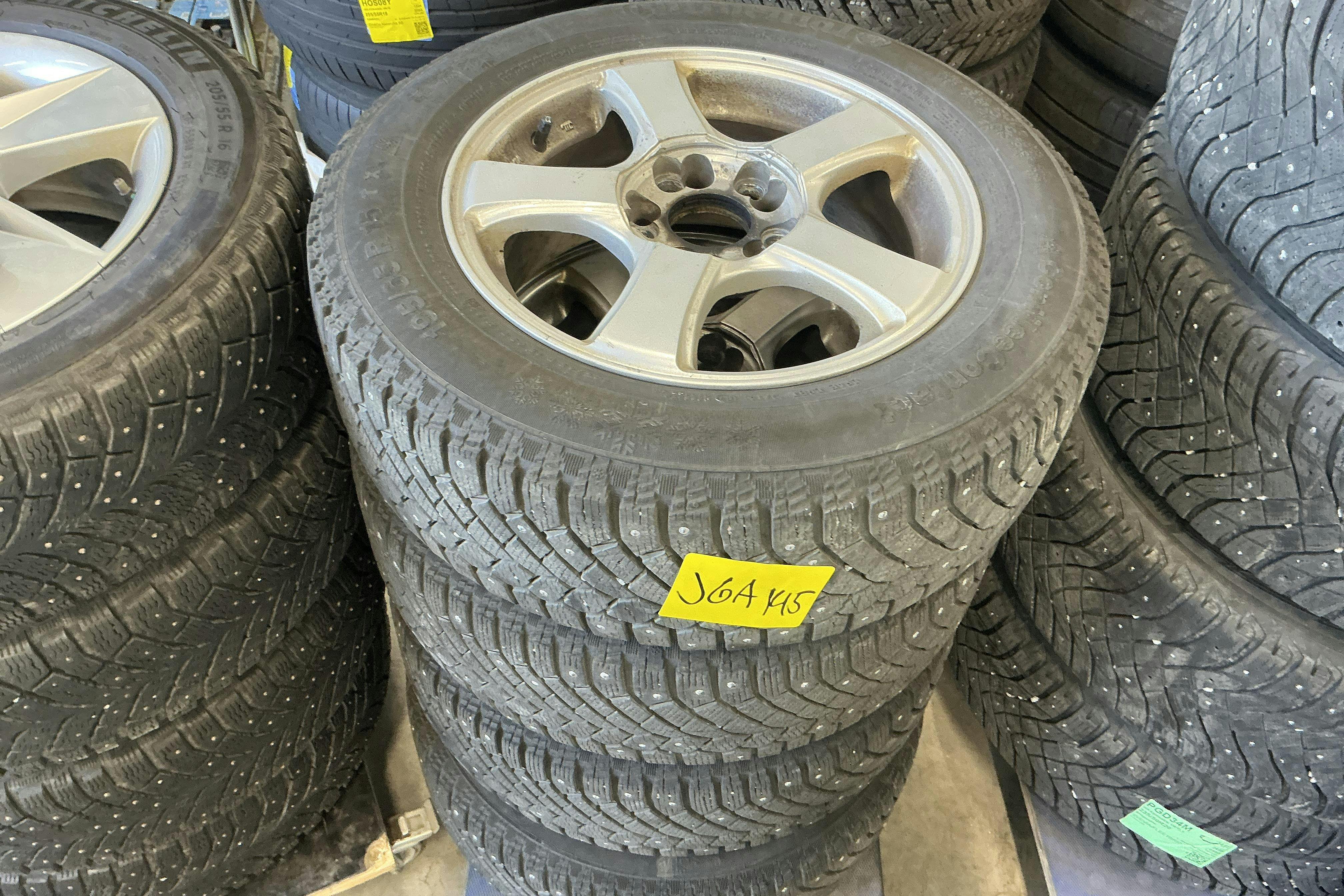 Vehicle Image 13