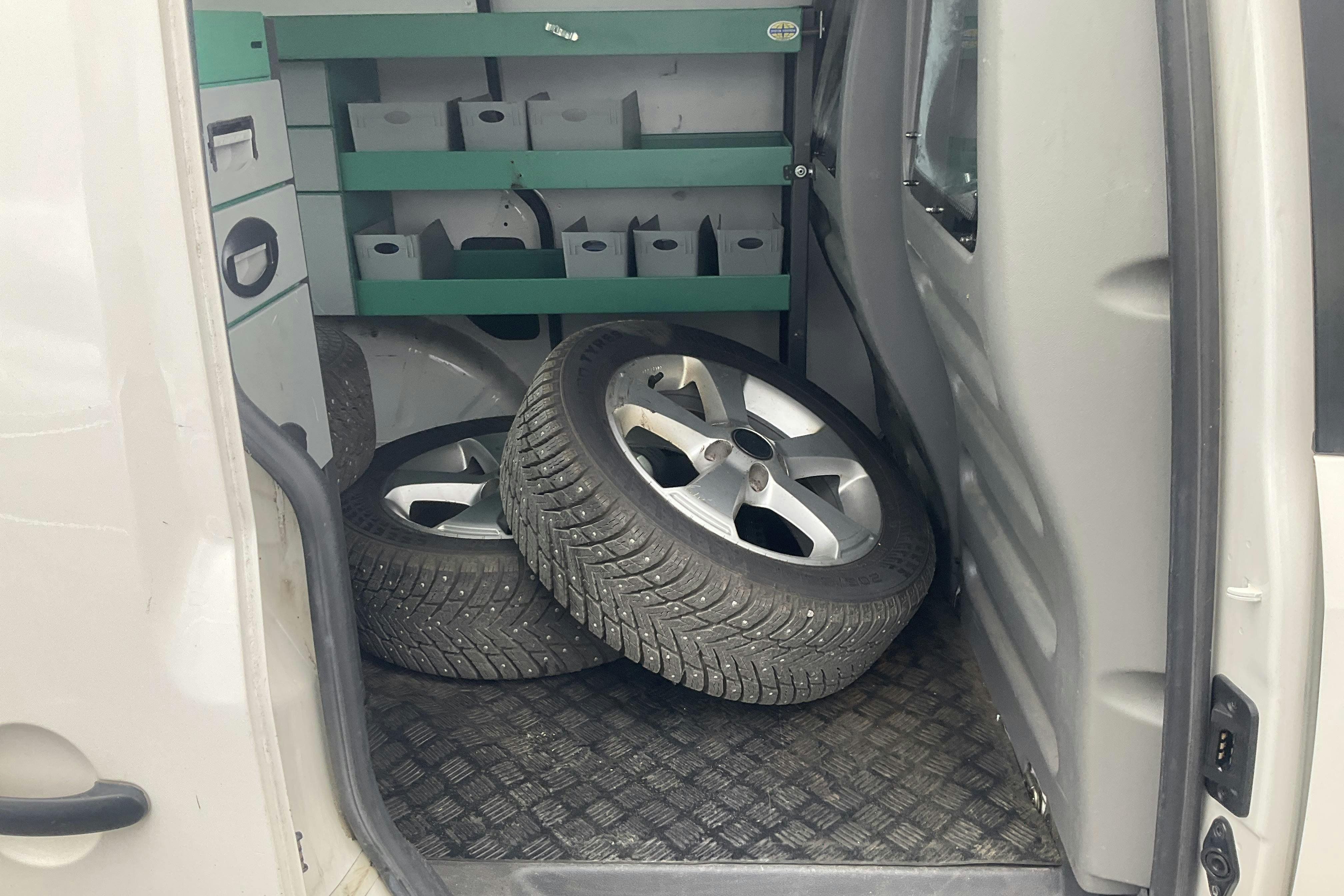 Vehicle Image 7
