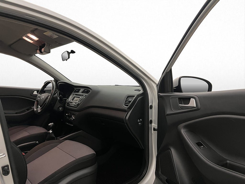Vehicle Image 21