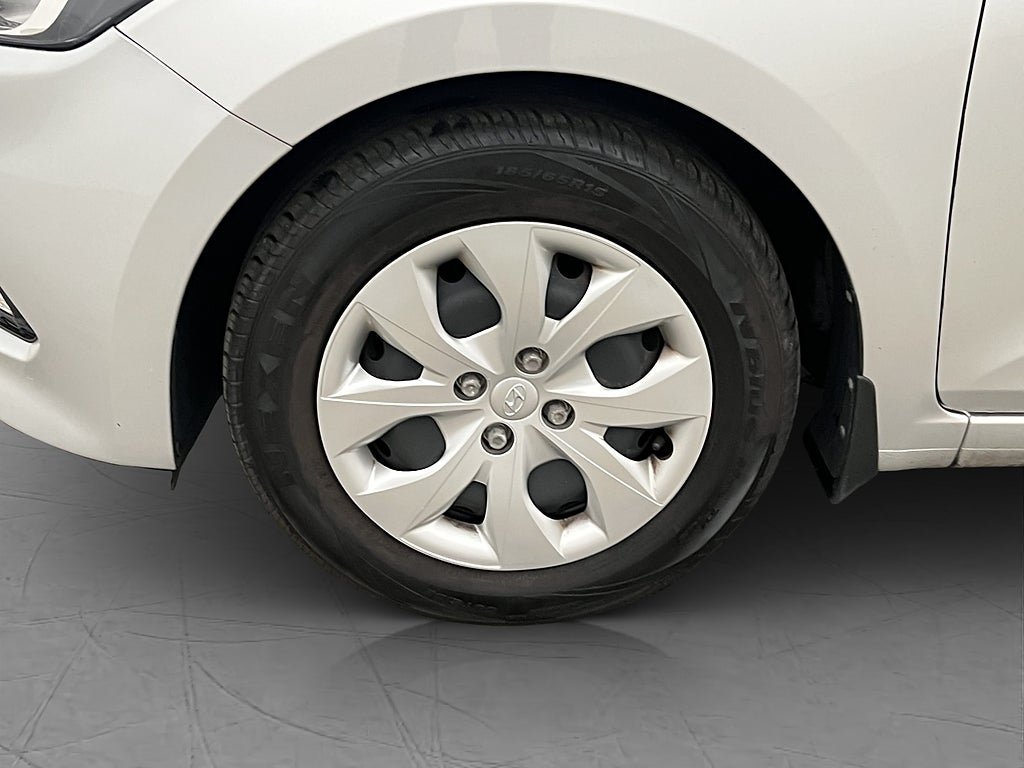 Vehicle Image 22