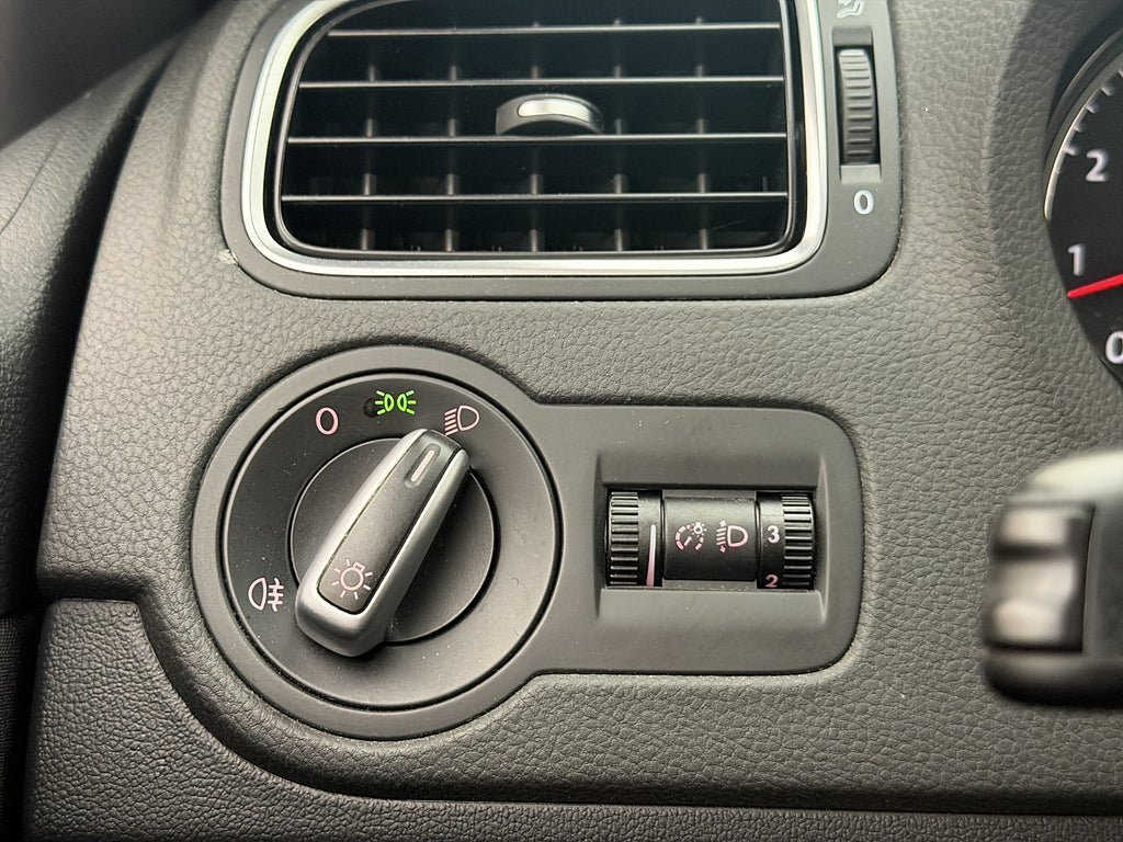 Vehicle Image 27