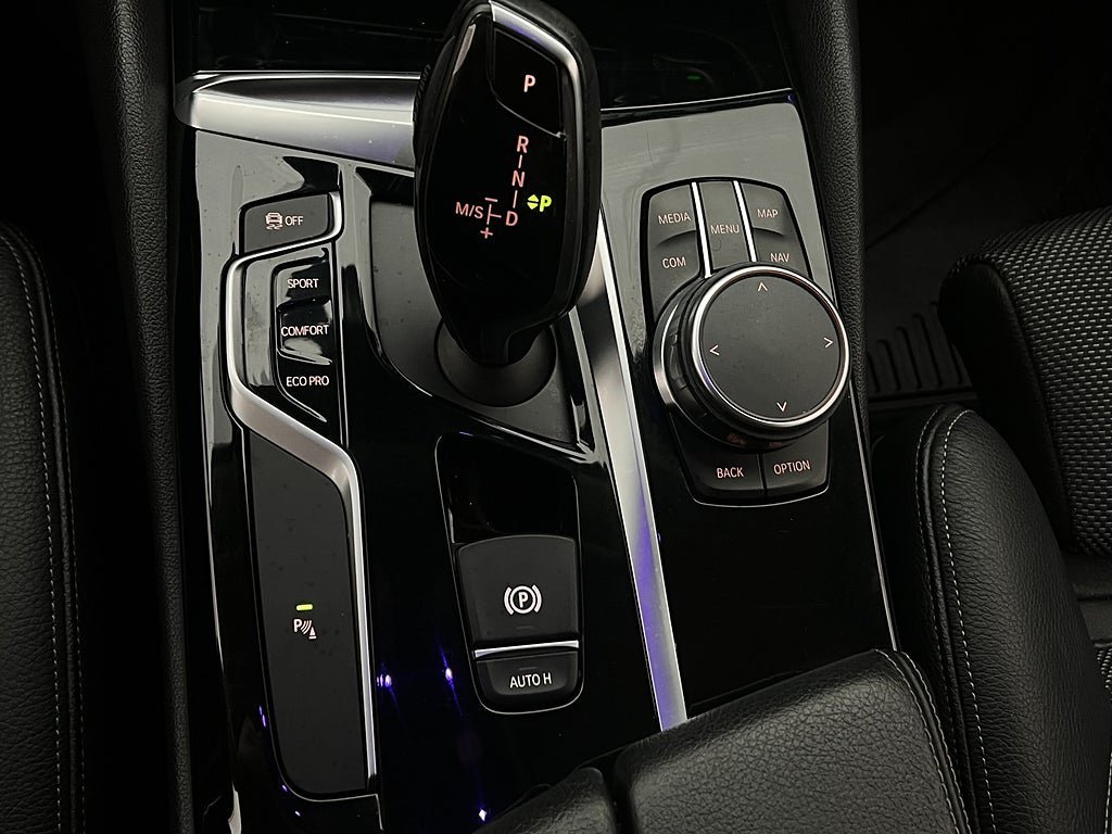 Vehicle Image 23