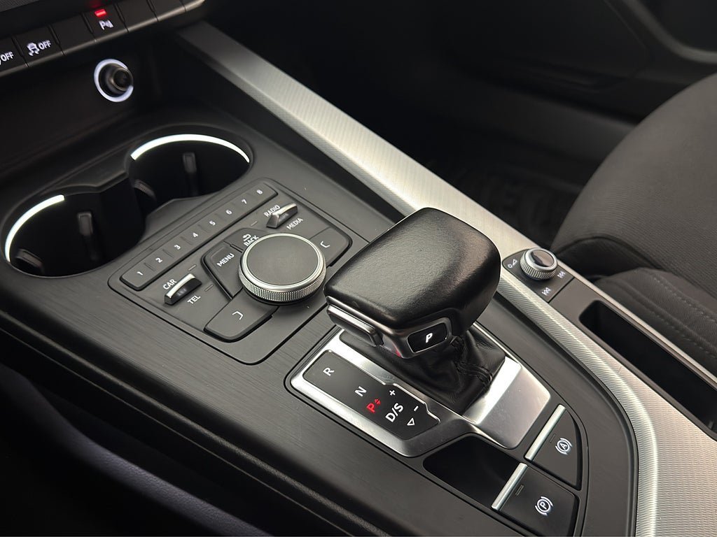 Vehicle Image 21