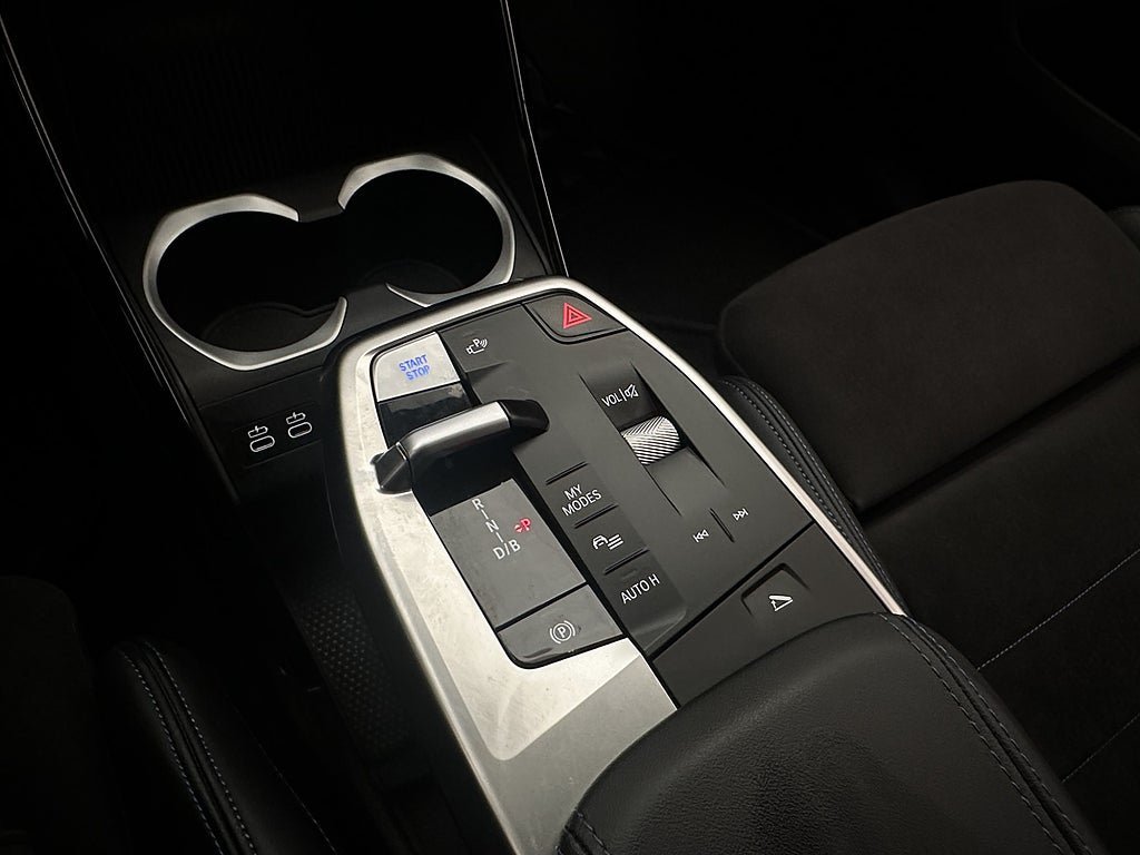 Vehicle Image 26