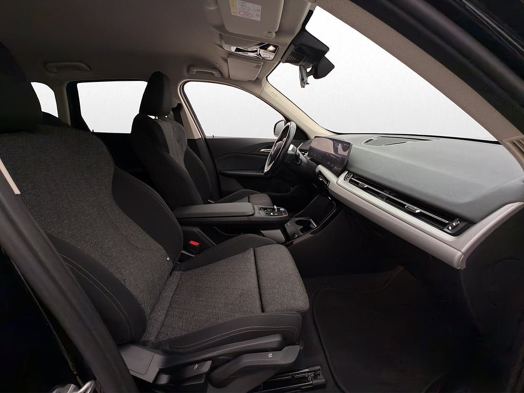 Vehicle Image 23