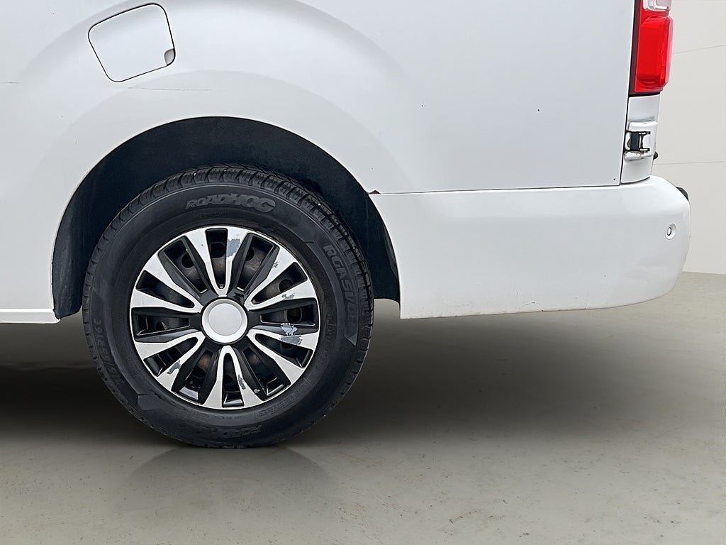 Vehicle Image 30