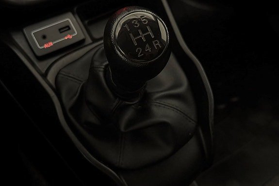 Vehicle Image 23