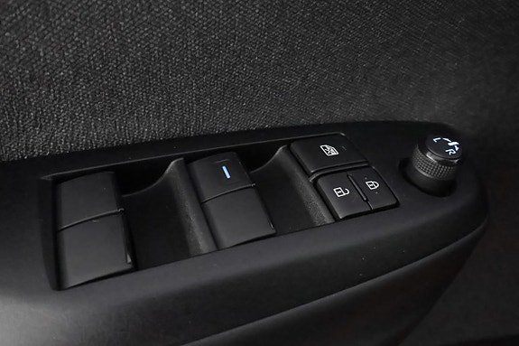 Vehicle Image 32