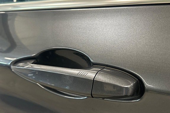 Vehicle Image 24