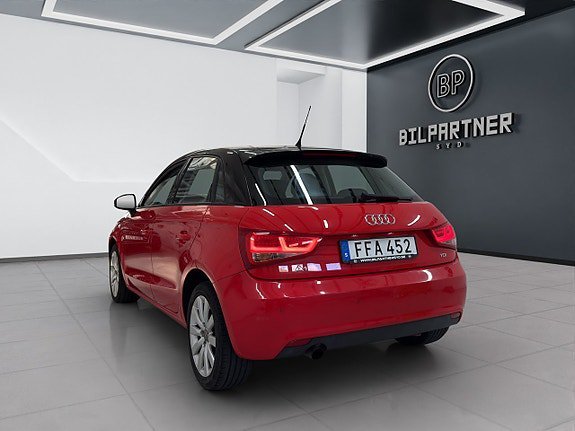 Vehicle Image 7