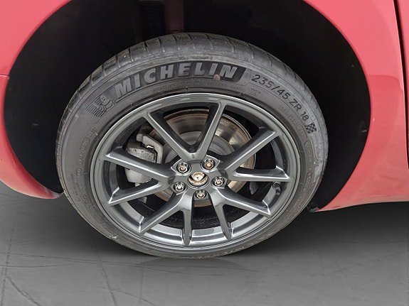 Vehicle Image 33