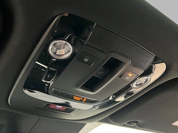 Vehicle Image 34