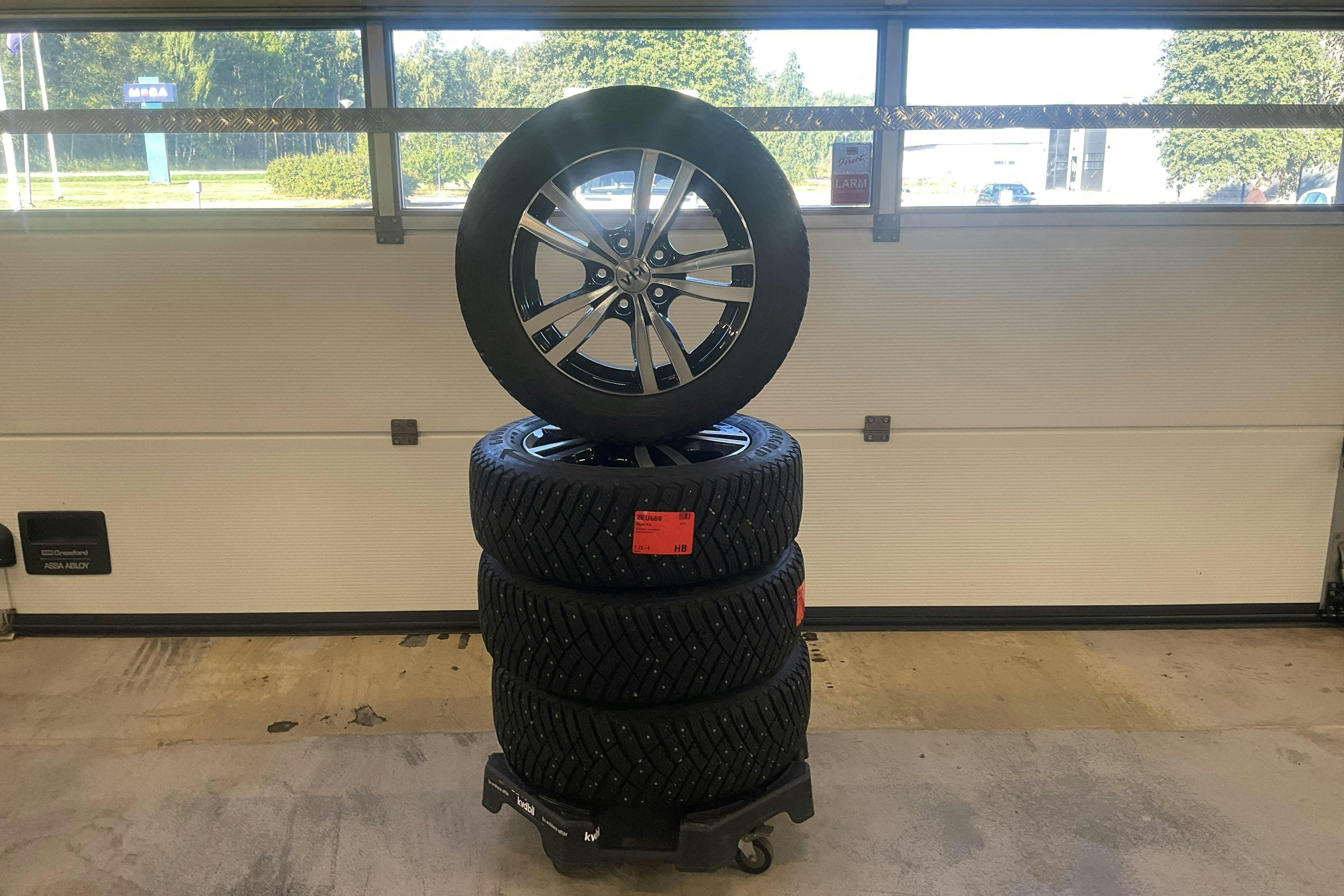 Vehicle Image 21