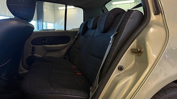 Vehicle Image 18