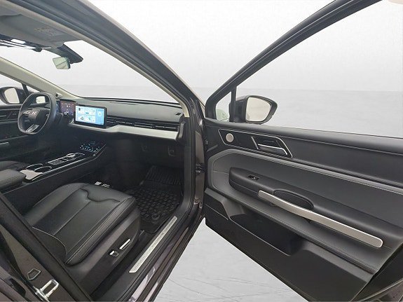 Vehicle Image 23