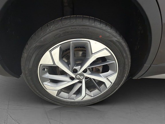 Vehicle Image 33